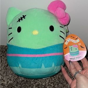 Hello Kitty Halloween Squishmallow 8”